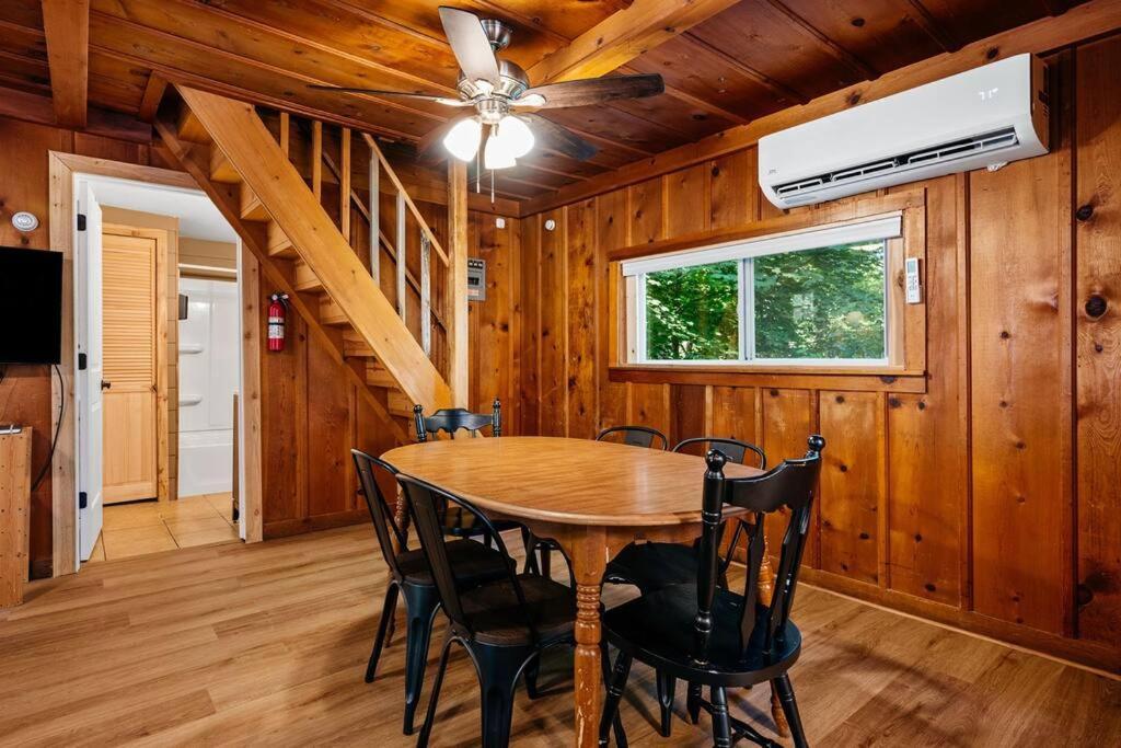 Cabin On Beautiful Arbutus Lake Near Traverse City Buitenkant foto