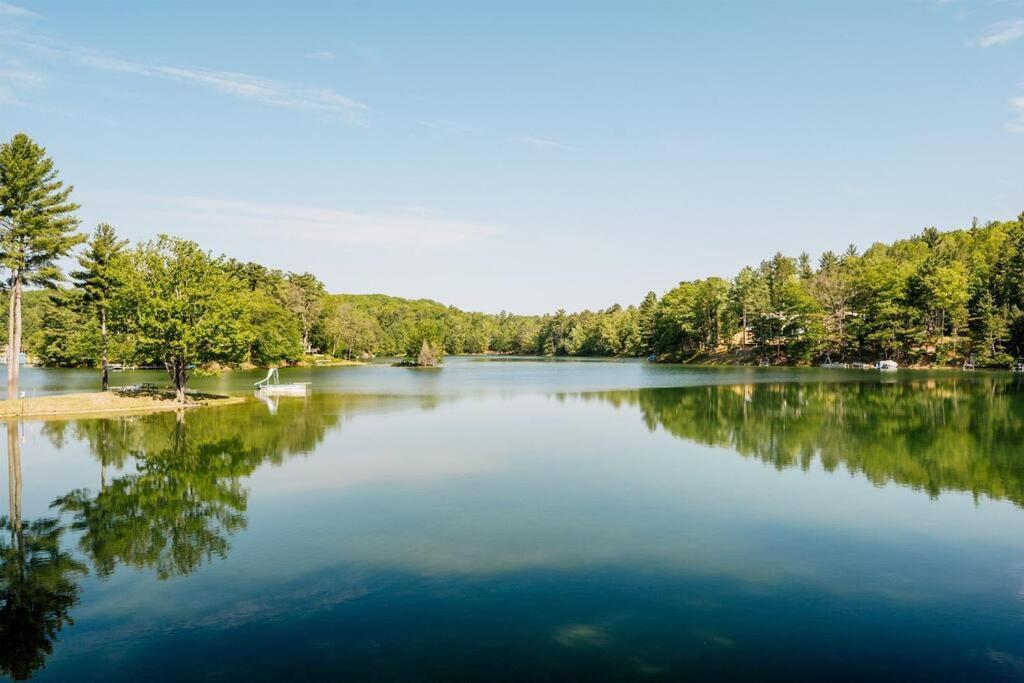 Cabin On Beautiful Arbutus Lake Near Traverse City Buitenkant foto