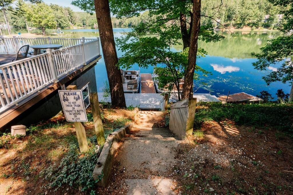 Cabin On Beautiful Arbutus Lake Near Traverse City Buitenkant foto