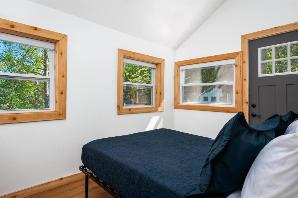 Cabin On Beautiful Arbutus Lake Near Traverse City Buitenkant foto
