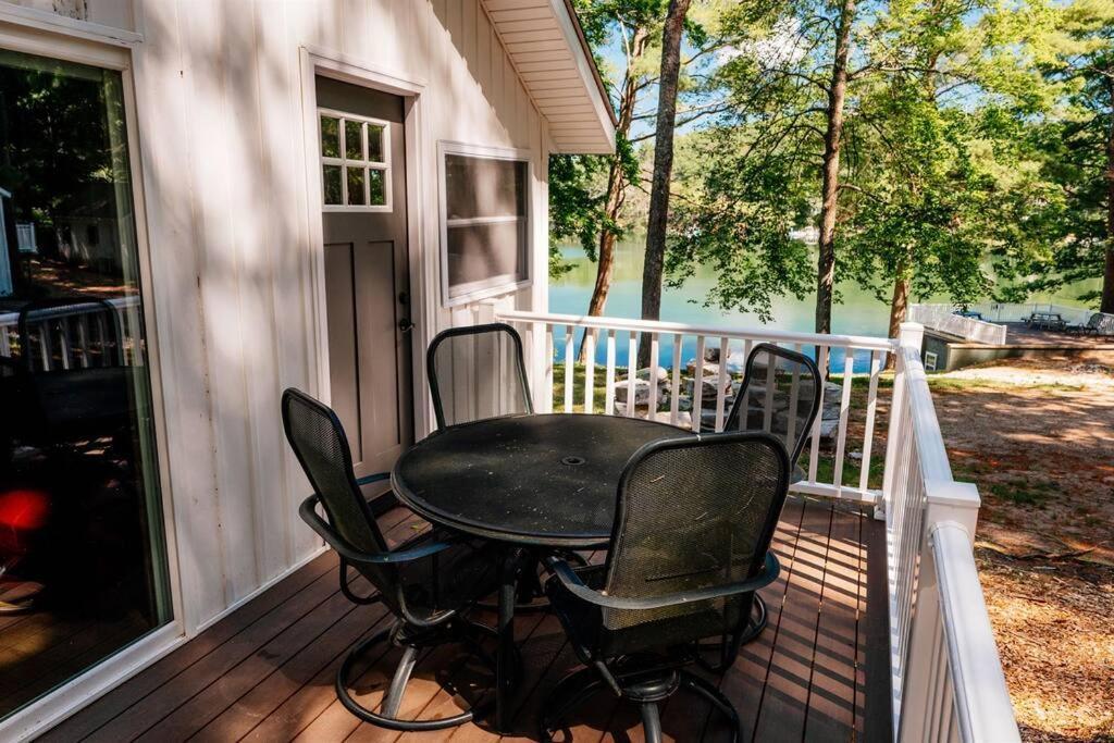 Cabin On Beautiful Arbutus Lake Near Traverse City Buitenkant foto